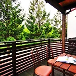 Bed and breakfast Dworek Familijny 3*