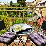 Dworek Familijny Bed and breakfast