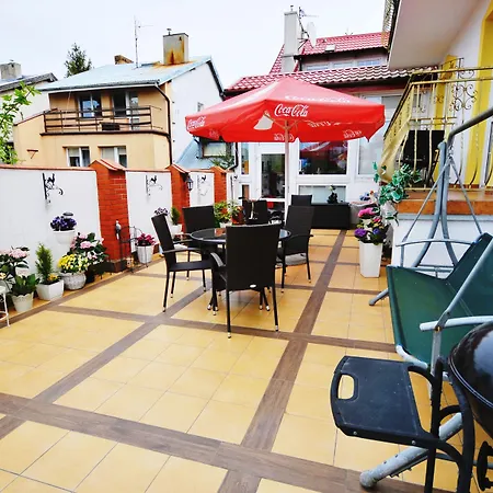 Dworek Familijny Couette-café Kołobrzeg