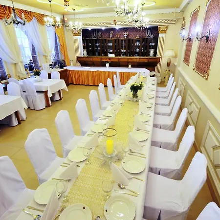 Dworek Familijny Oda ve Kahvaltı Kolobrzeg