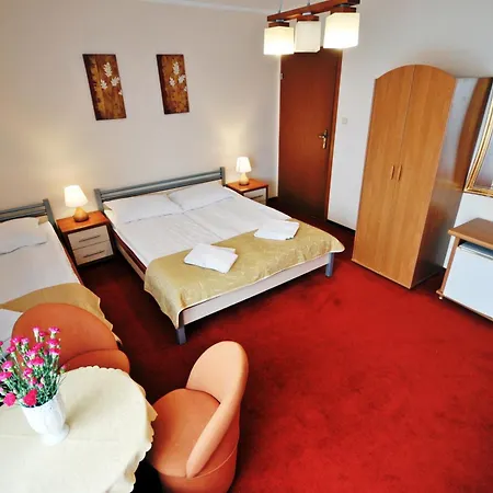 Dworek Familijny Couette-café Kołobrzeg