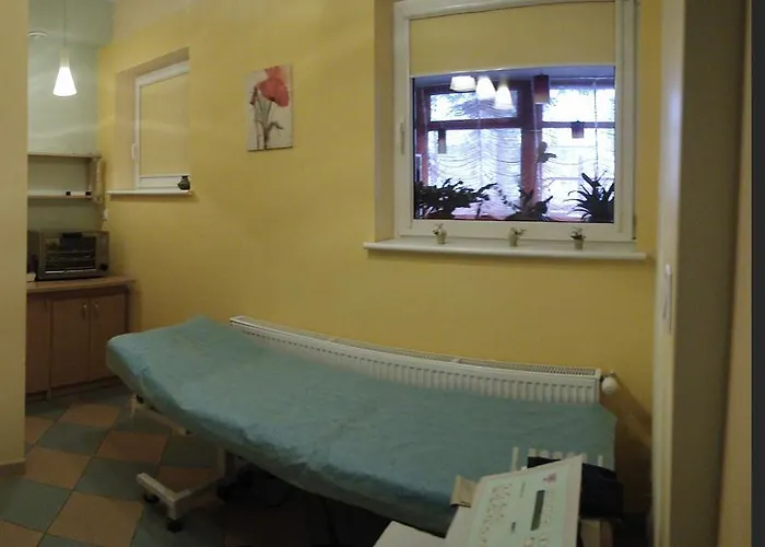 Dworek Familijny Bed & Breakfast