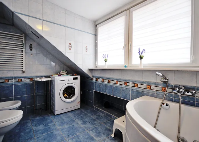 Bed & Breakfast Dworek Familijny 3*