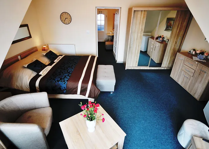 Dworek Familijny Bed and breakfast