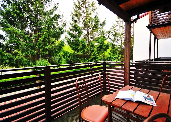 Bed and breakfast Dworek Familijny 3*