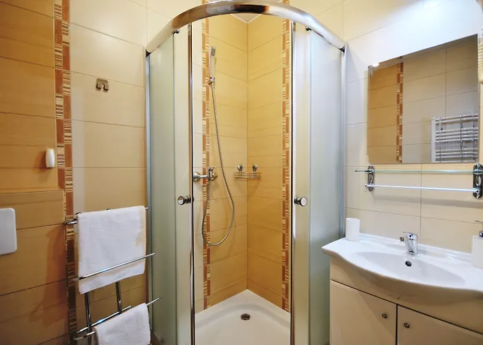 Bed & Breakfast Dworek Familijny 3*