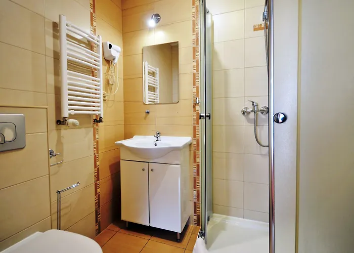 Dworek Familijny Bed & Breakfast