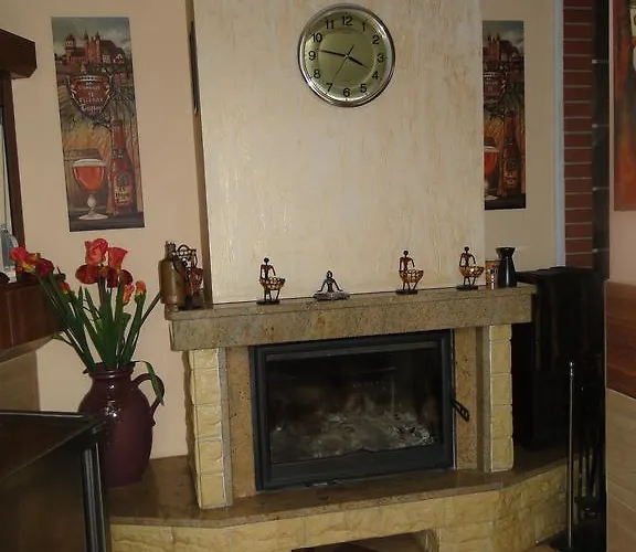 Bed and breakfast Dworek Familijny 3*