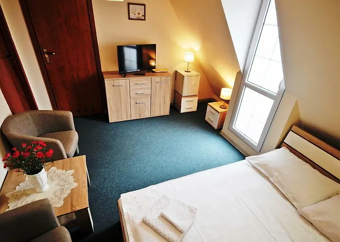 Dworek Familijny Bed and breakfast